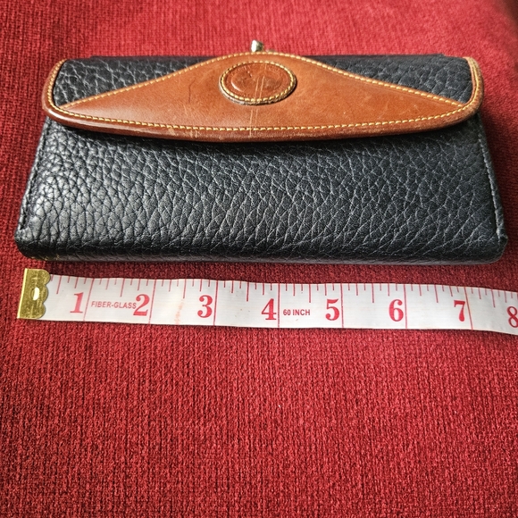 Dooney & Bourke🦆 Vintage Wallet. - Picture 2 of 9